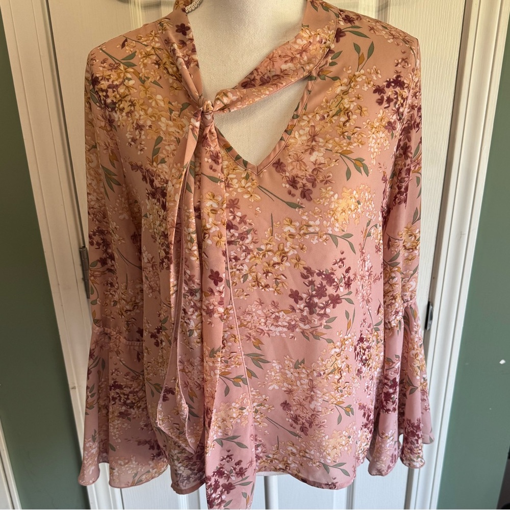 Floral Pink‎ Blouse with Tie Neck